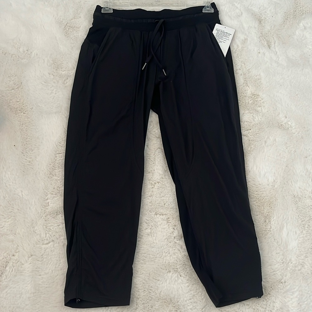 Lululemon Dance Studio Cropped Pants Size 8 Black